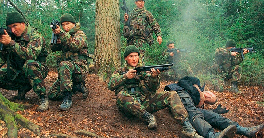 Смотреть Псы воины (2002) Гоблин онлайн Псы воины (2002) Гоблин